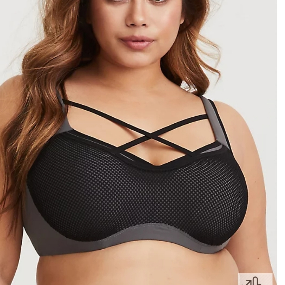 STRAPPY MESH UNDERWIRE LIGHTLY LINED SPORTS BRA